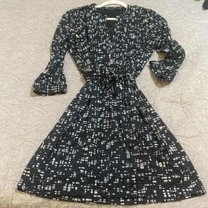 Black & white print dress in thick fabric
